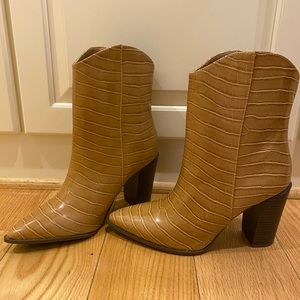 Qupid Yasmine Brown Snakeskin Booties